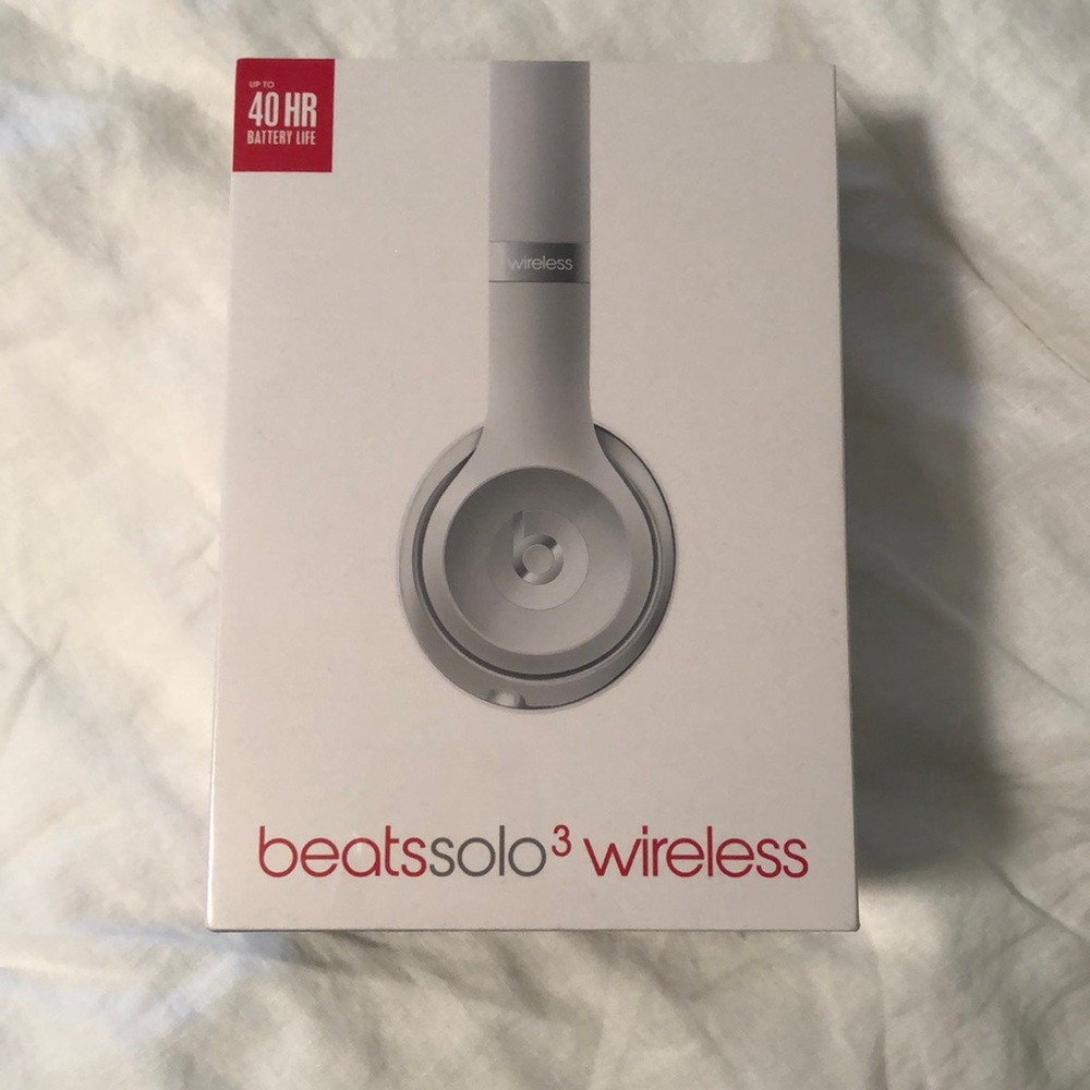 BRAND NEW beats solo wireless 3 headphones